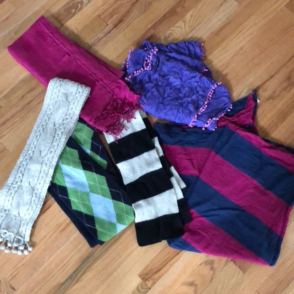 Lot of gently worn scarves 🧣